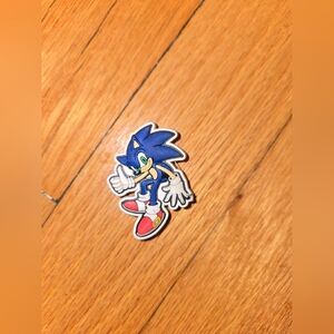 Jibbitz Sonic Character Charm - Blue, Red, White
